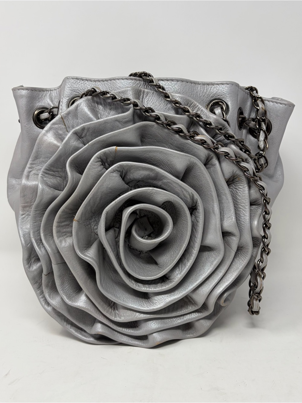 Sorpresa! Silver Leather 3D Rose Bucket Bag Chain Shoulder Strap